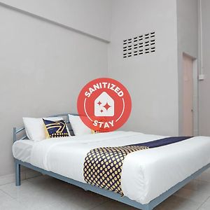 SPOT ON 2200 Hotel Gunung Sari